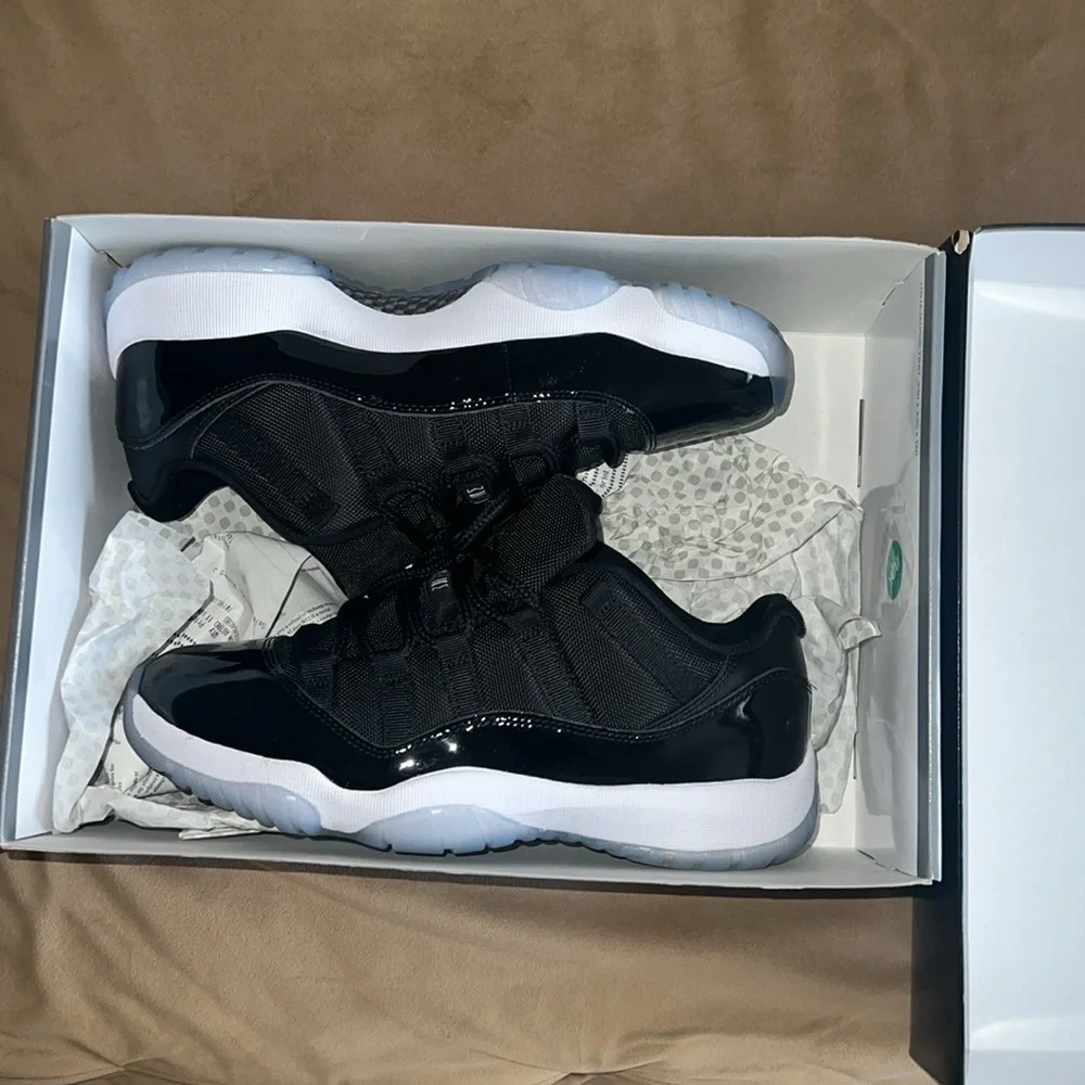 JORDAN 11 RETRO LOW 'SPACE JAM' Men Size 8 - Picture 8 of 10